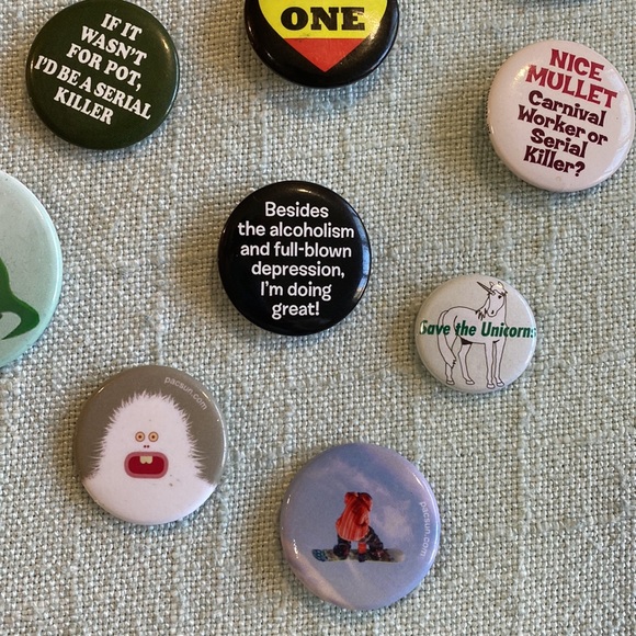 🌼 Button pin bundle - Picture 5 of 5